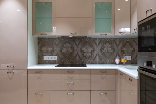 Glina zamiast prądu: pasywna chłodziarka z terakoty (Zeer Cabinet) jako szafka do nowoczesnej kuchni