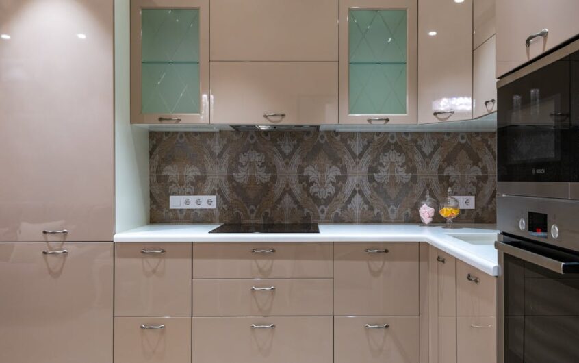 Glina zamiast prądu: pasywna chłodziarka z terakoty (Zeer Cabinet) jako szafka do nowoczesnej kuchni