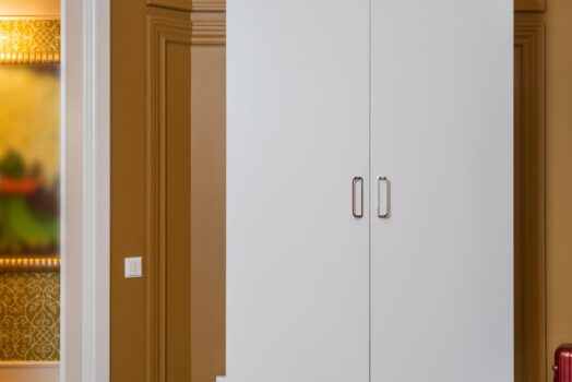 Meble z pamięcią ciepła: ukryte panele i szafy z materiałami zmiennofazowymi (PCM) dla pasywnego chłodzenia i dogrzewania domu